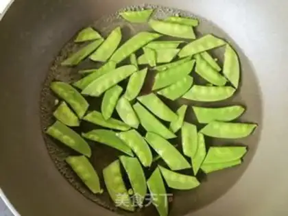 Make Dutch cherry radish beef step 1