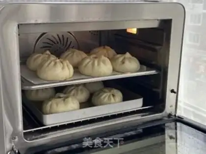 Make Onion pork bun step 5