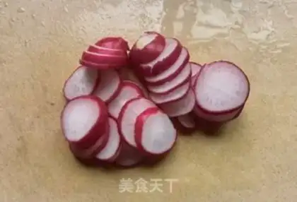 Make Dutch cherry radish beef step 3