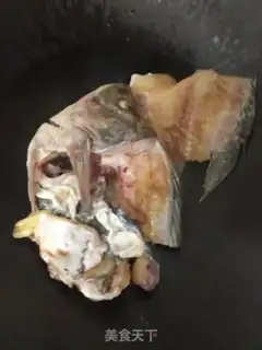 Make Fish bone tofu soup step 2