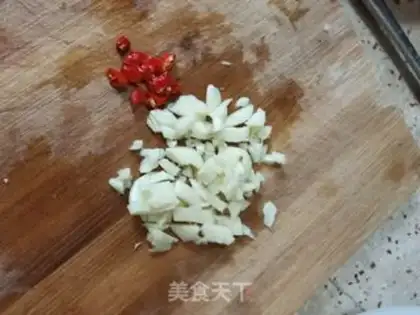 Make Garlic rinds step 1