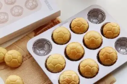 Make Kids like football cakes step 11