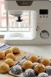 Make Kids like football cakes step 12