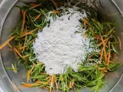 Make Carrot steamed broom seed step 4