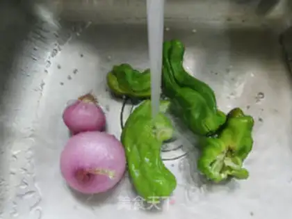 Make Scrambled onions step 1