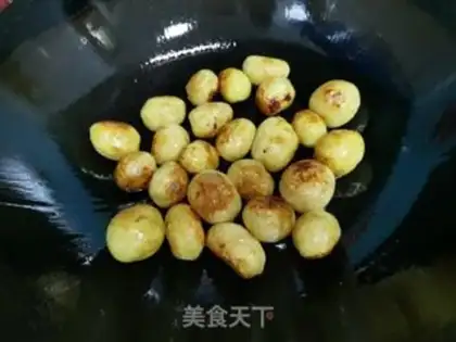Make Spicy little potatoes step 1