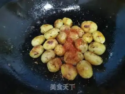 Make Spicy little potatoes step 4