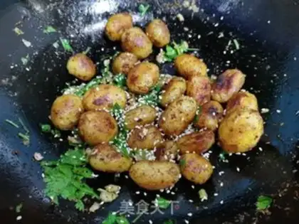 Make Spicy little potatoes step 7