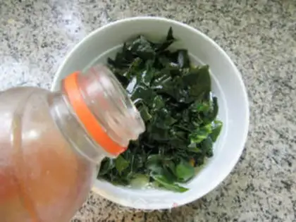 Make Fried eggs from the dress and vegetables step 4