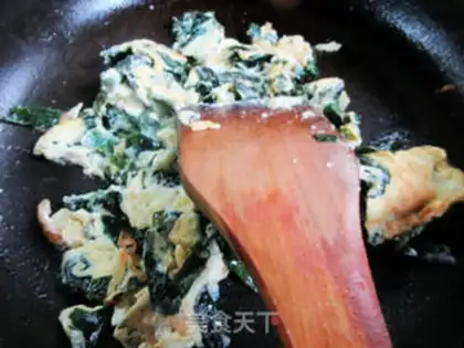 Make Fried eggs from the dress and vegetables step 8