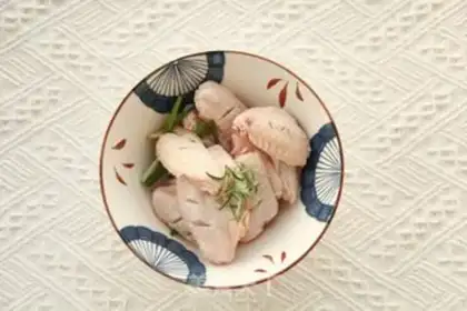 Make Fresh lemon, black pepper chicken wings step 2