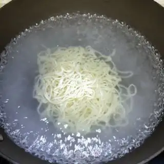 Make Plum noodles step 3