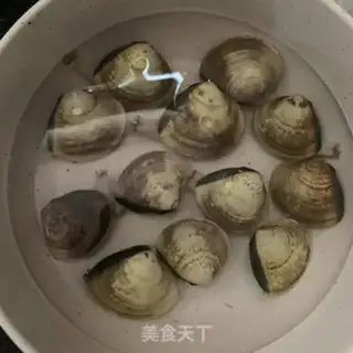 Make Wintermelon rollers, white soup step 2