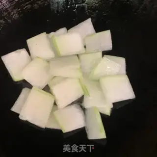 Make Wintermelon rollers, white soup step 3