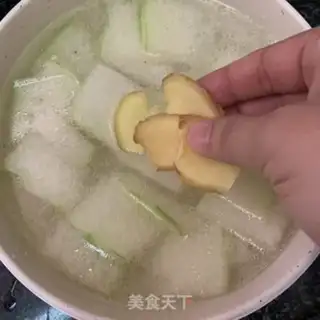 Make Wintermelon rollers, white soup step 6