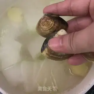 Make Wintermelon rollers, white soup step 7