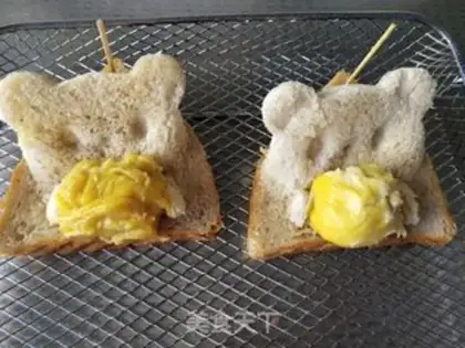 Make The bear roasts the durian step 4