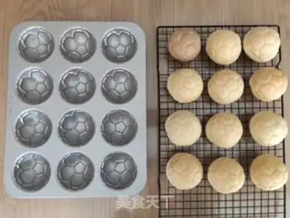 Make Mini football burger step 14