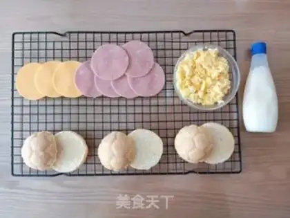 Make Mini football burger step 15