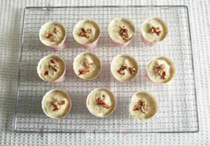 Make Red-tree cupcakes step 7