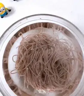 Make Frozen cocoon noodles step 3