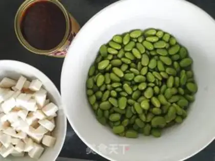 Make Dry prawn mashed beans step 0