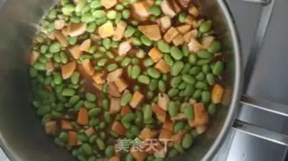 Make Dry prawn mashed beans step 4