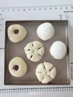 Make Three internal bouquets step 12