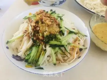 Make The cucumber mustard noodles step 4