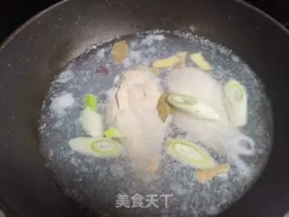 Make Spicy chicken silk step 1