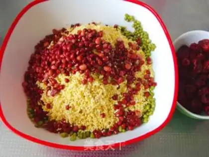 Make Yellow-rice red dates step 0