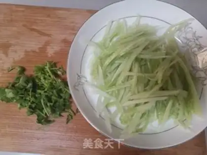 Make Spicy chicken silk step 4