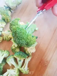 Make Garlic broccoli step 1