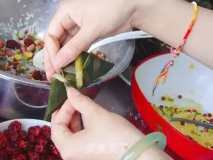 Make Yellow-rice red dates step 5