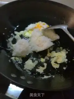 Make Eggs on the onions step 3