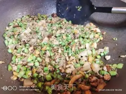 Make Chicken bean horned rice step 2
