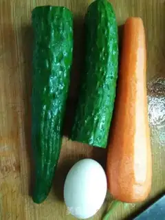 Make cucumber fried eggs step 0