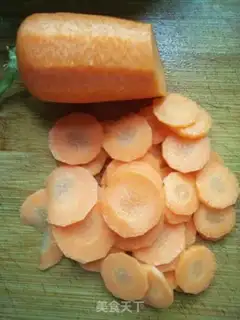 Make cucumber fried eggs step 2