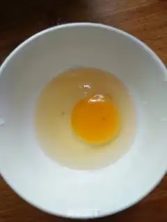 Make cucumber fried eggs step 3