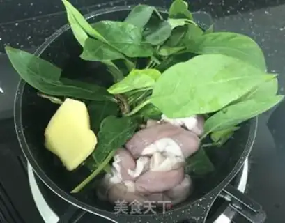 Make Puffy chicken shit soup step 1