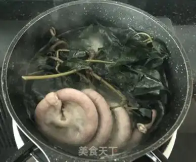 Make Puffy chicken shit soup step 2