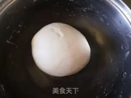 Make Black sesame sugar triangle step 0
