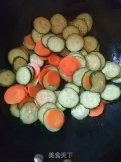 Make cucumber fried eggs step 9