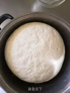 Make Black sesame sugar triangle step 1