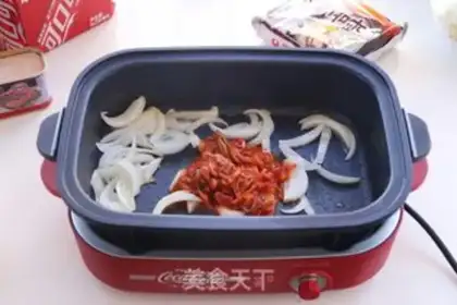 Make Cheese-year-old pasta pot step 1