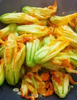Make Clear the pumpkin flowers step 6