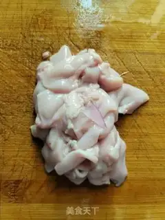 Make Onion fried intestines step 1