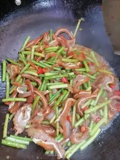 Make Garlic fried pigs step 4