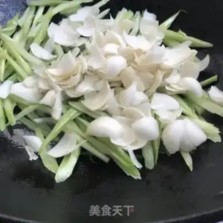Make Celery makes sweet lily step 6