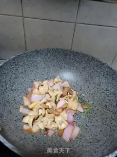 Make Onion fried intestines step 8